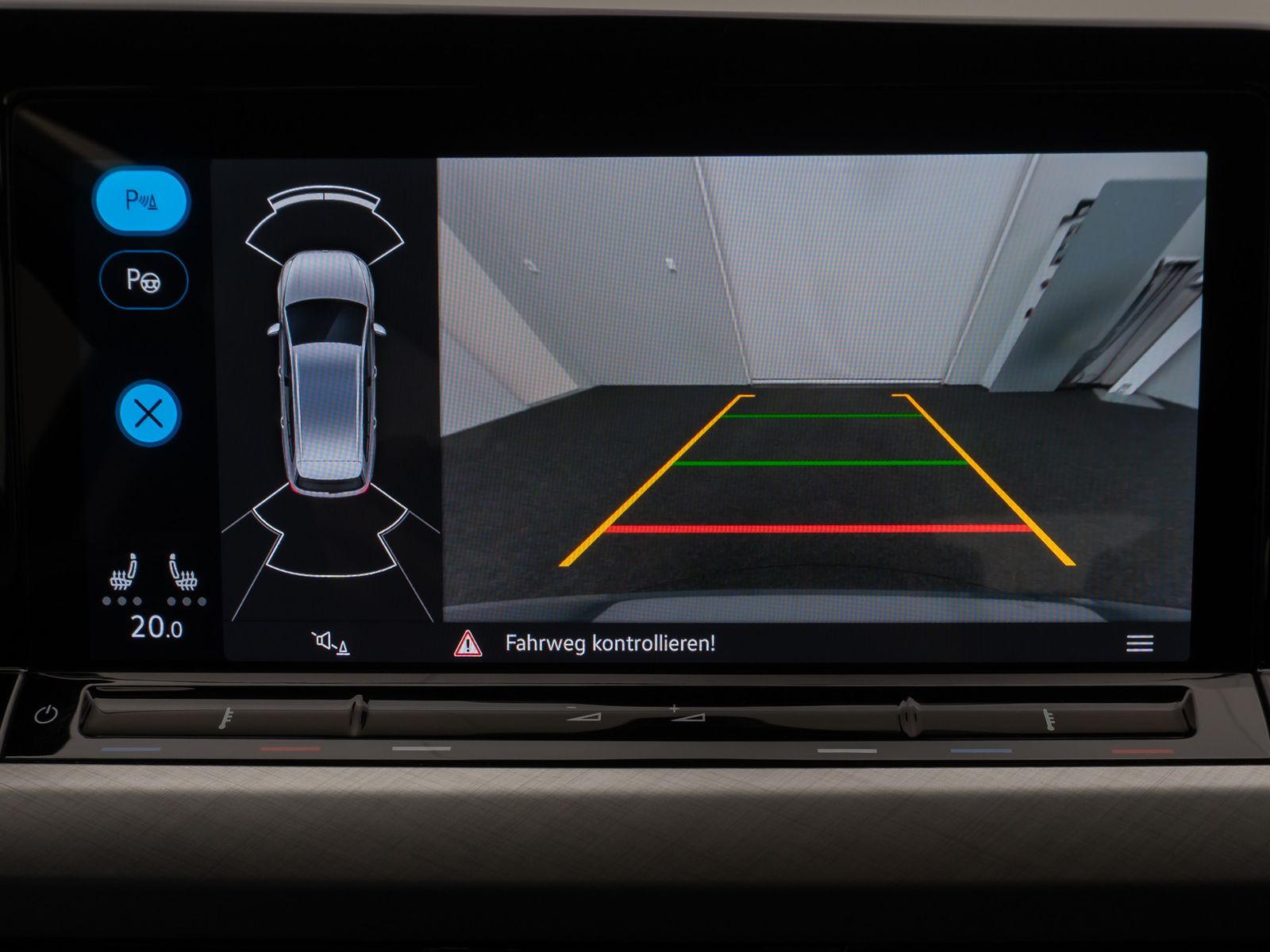 Fahrzeugabbildung Volkswagen Golf VIII Life 2.0 TDI SCR DSG HUD Kamera Lnkrhz