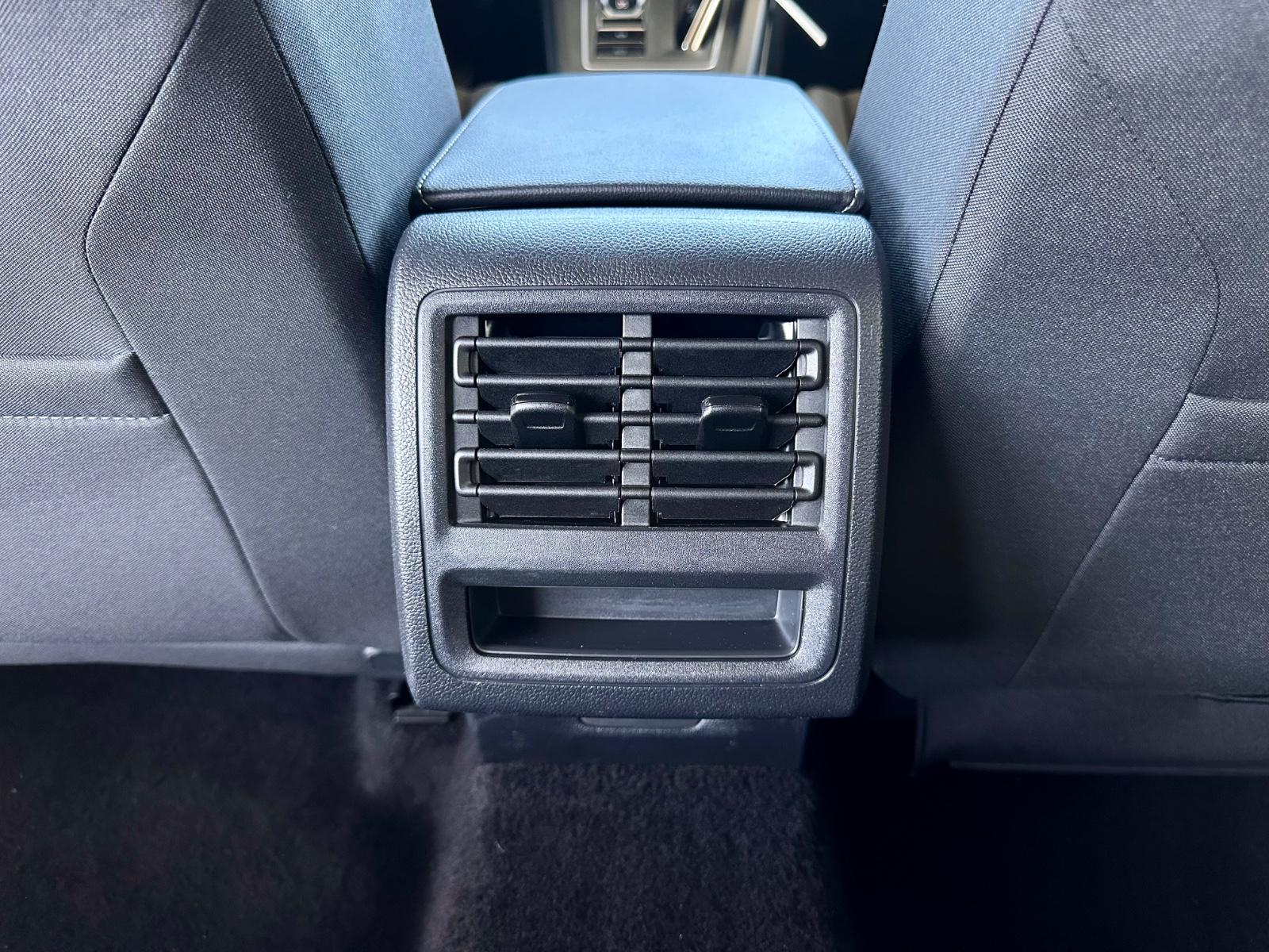 Volkswagen Golf VIII Lim. 1.5 eTSI 110 kW Life LED 1. Hand, миниатюра 26
