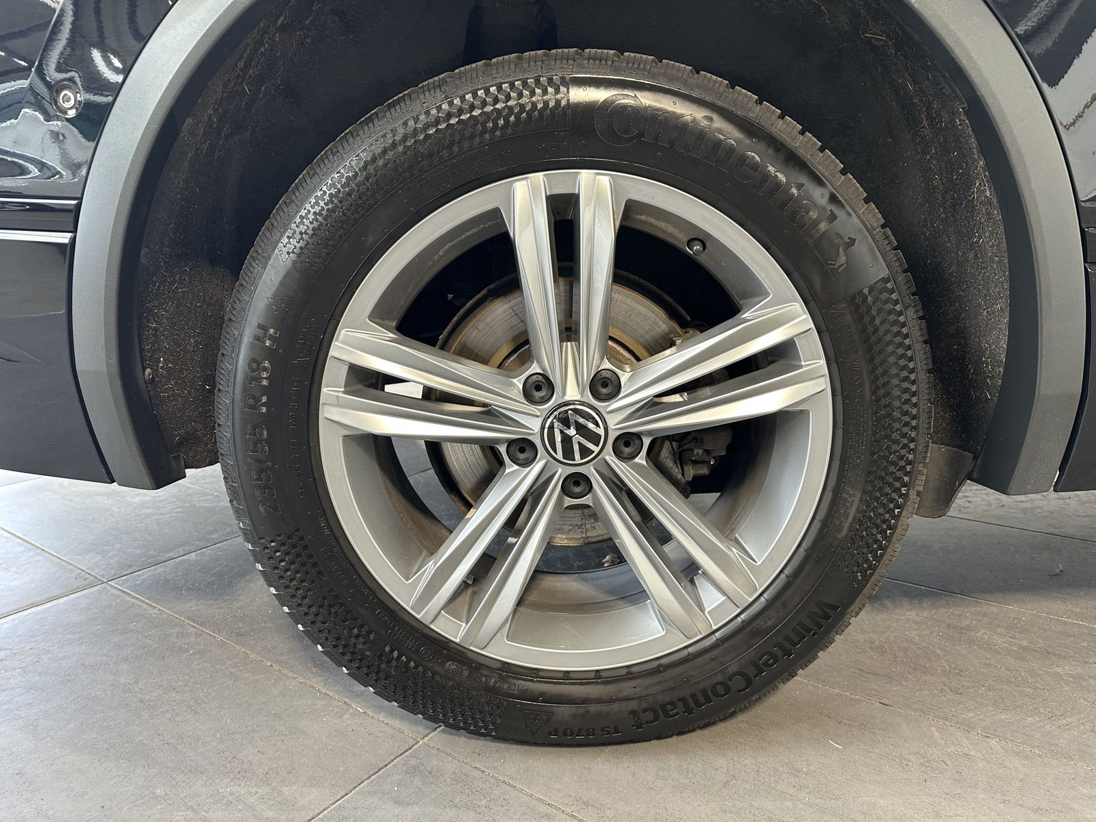 Fahrzeugabbildung Volkswagen Tiguan Allspace 4M R-Line Black 7Sitzer AHK+360°