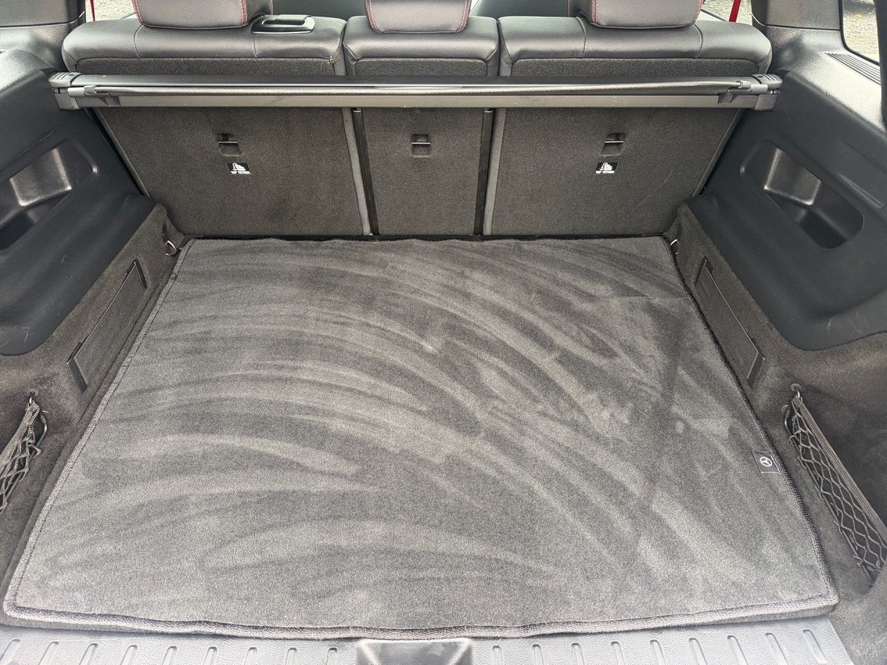Fahrzeugabbildung Mercedes-Benz GLB 35 AMG 4M AHK+PANO+MULTIB+NIGHT+AUG.REA+CARP