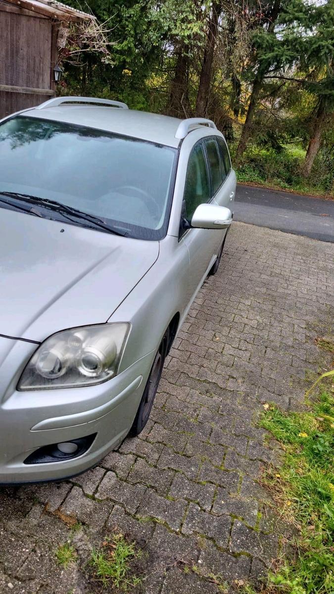 Toyota Avensis 2008 — rear view