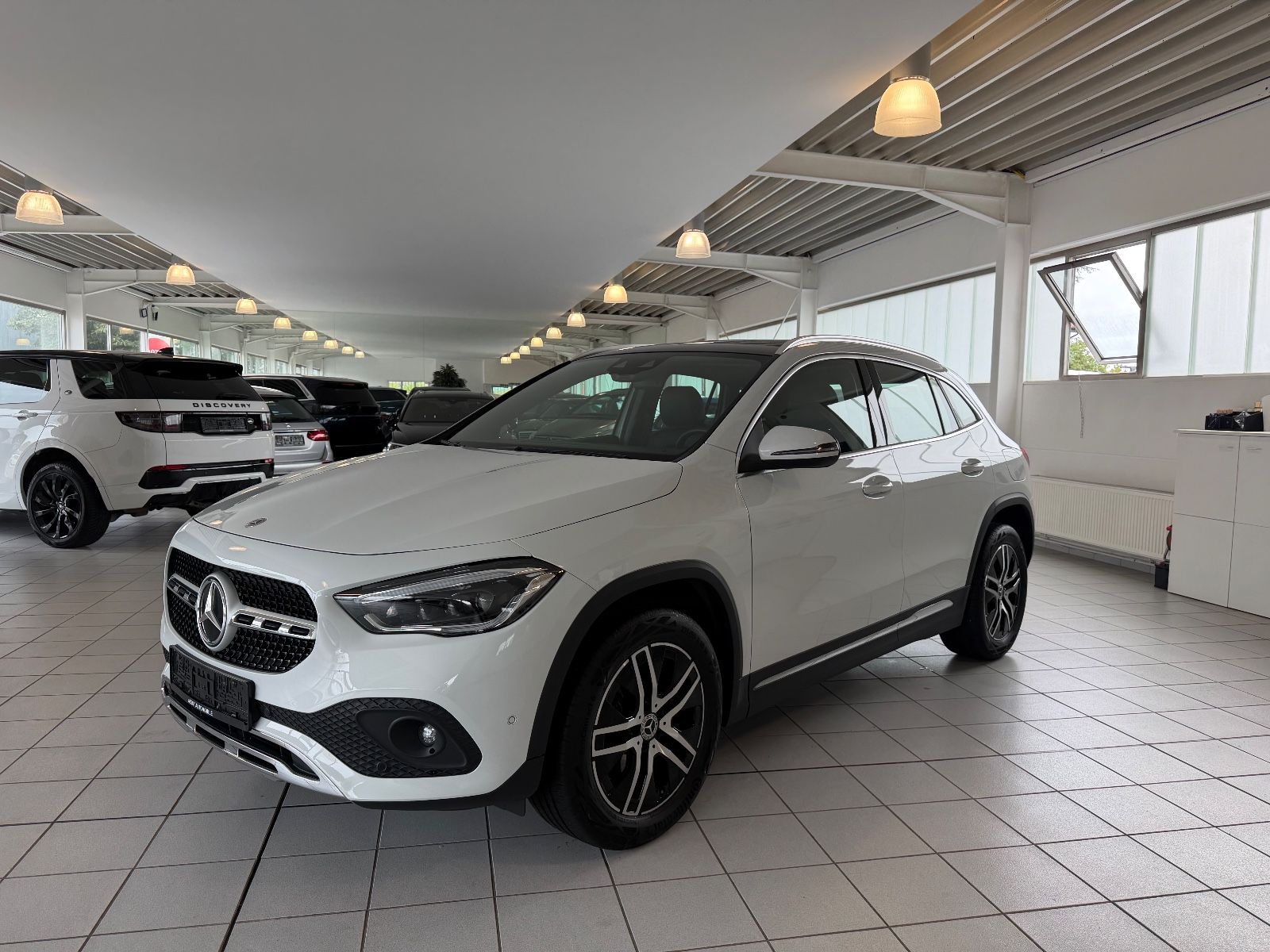 MERCEDES-BENZ GLA 200 d, Progressive, 1. HD, PANO, MULTIB.