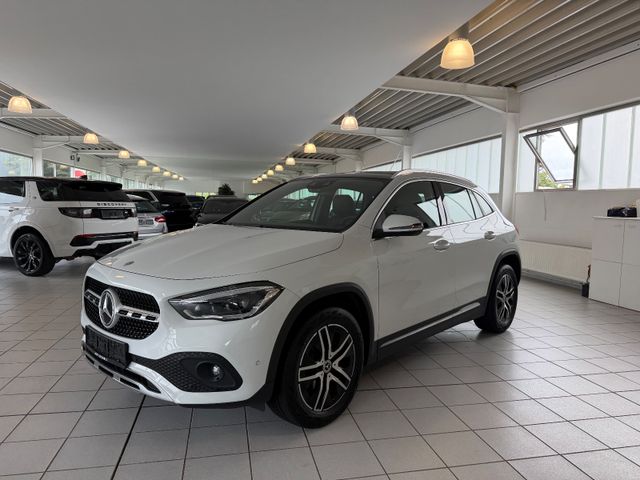 MERCEDES-BENZ GLA 200 d, Progressive, 1. HD, PANO, MULTIB.