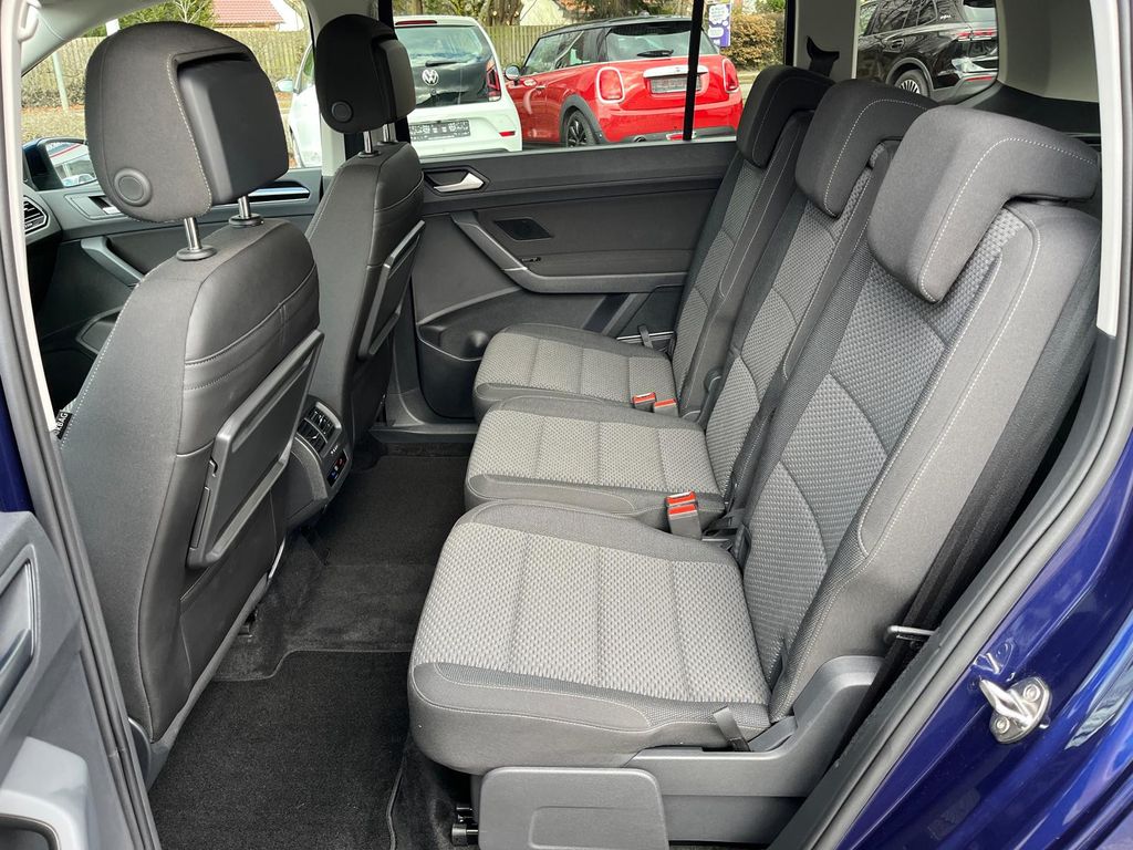 VW Touran R-Line 150PS DSG #ACC #NAVI #IQ. VW Touran R-Line 150PS DSG #ACC #NAVI #IQ.