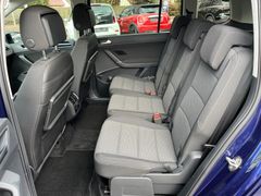 VW Touran R-Line 150PS DSG #ACC #NAVI #IQ. VW Touran R-Line 150PS DSG #ACC #NAVI #IQ.