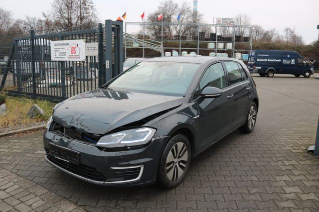 Volkswagen Golf VII Lim. e-Golf Wärmepumpe + CCS Ladedose