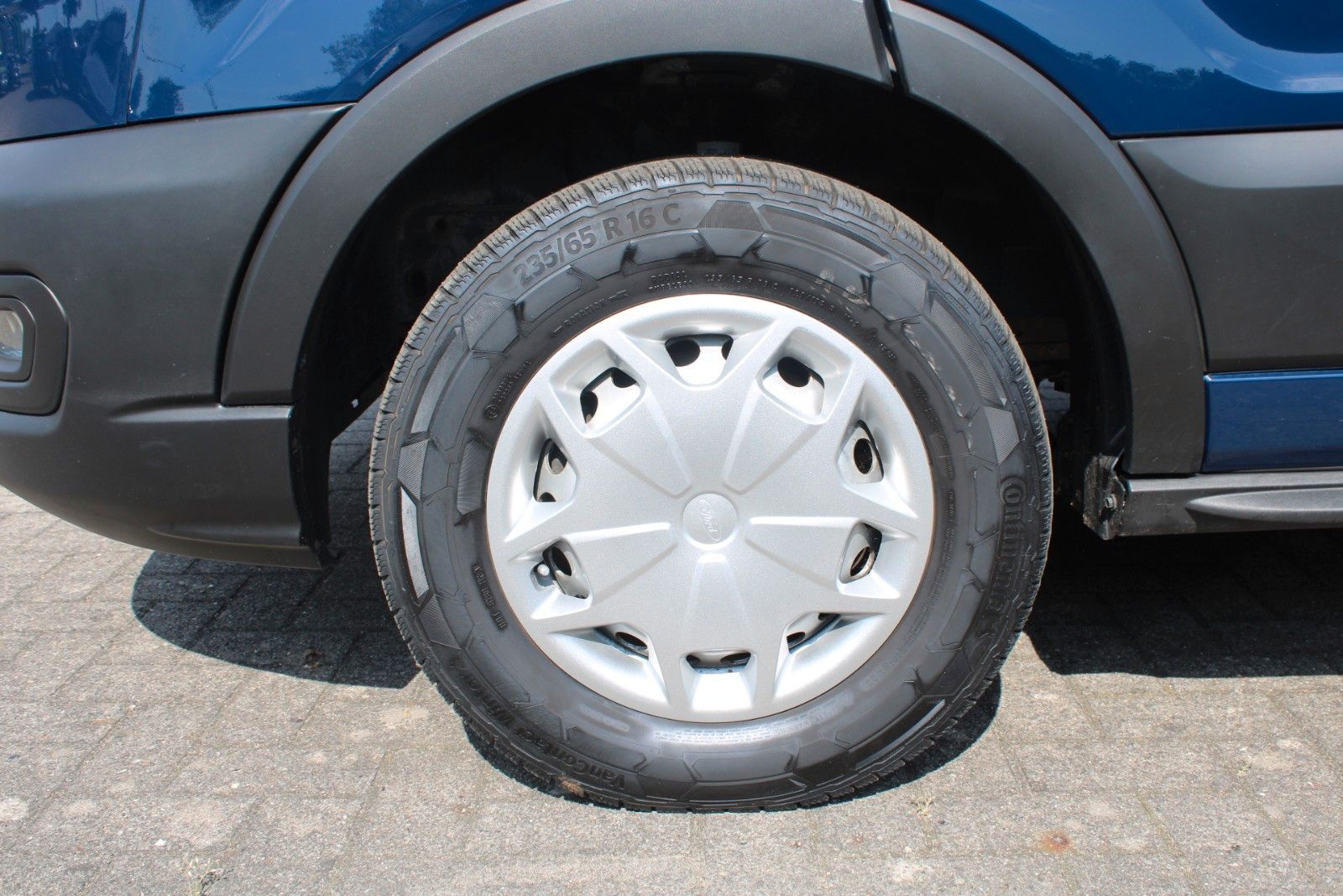 Fahrzeugabbildung Ford Transit 350 L3 H2 Kasten hoch lang KLIMA RFK AHK