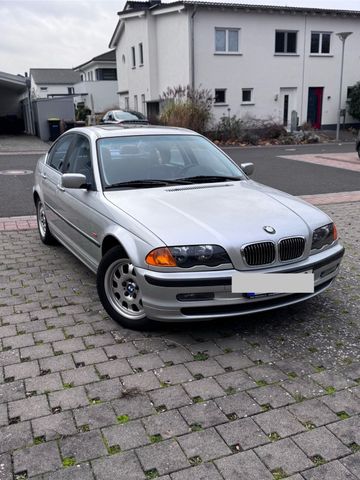 BMW 323i -E46 BJ99 131.000km