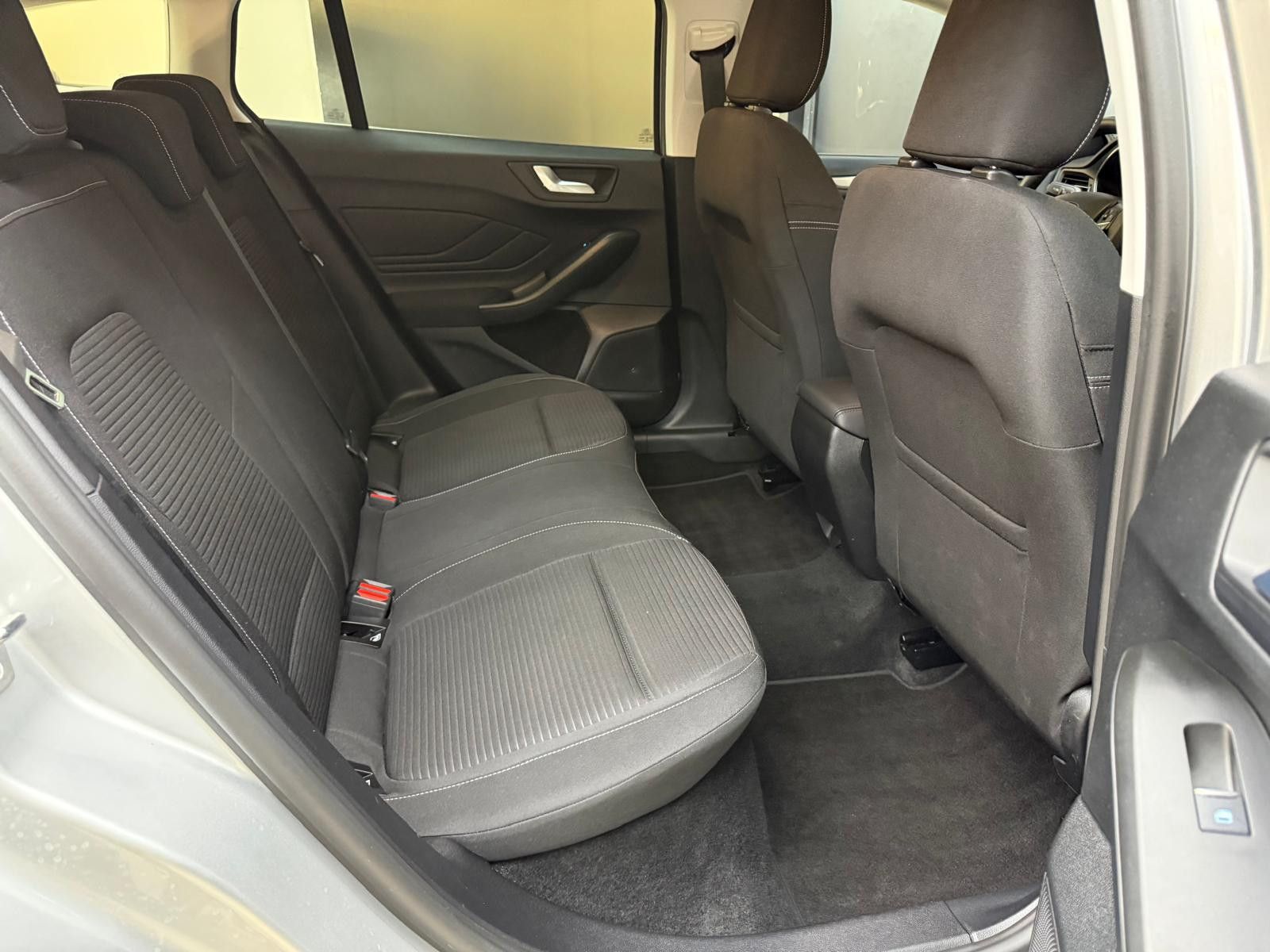 Fahrzeugabbildung Ford Focus Tur 1.0 Titan >NAVI-LED-SHZ-TEMP-DAB-PDC+
