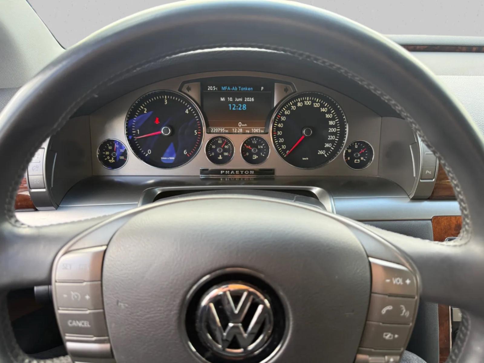 Volkswagen Phaeton V6 TDI 4Motion Scheckheft