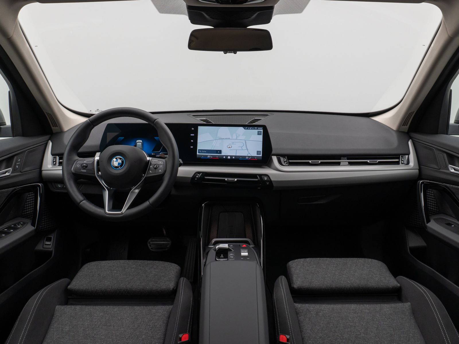 Fahrzeugabbildung BMW iX1 eD20 Kamera DAB Fernlichtassis Komfort Sport