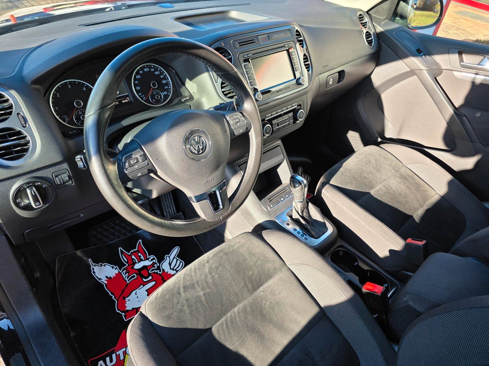 Fahrzeugabbildung Volkswagen Tiguan 2.0 TDI 4x4/Bi-Xenon/Navi/Pano/Ahk