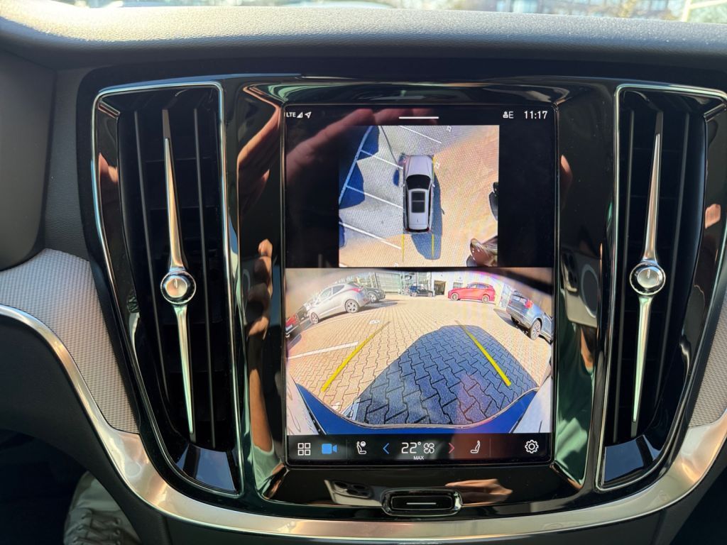 VOLVO V60 B4 B DKG Plus Dark VOLVO V60 B4 B DKG Plus Dark