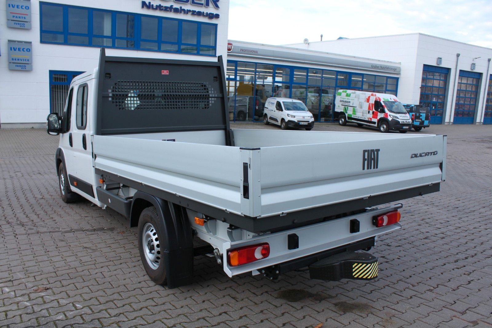 Fahrzeugabbildung Fiat Ducato DoKa  Pritsche 35 Standheizung/AHK