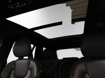 Bild 18 Volvo XC90 D5 Momentum AWD