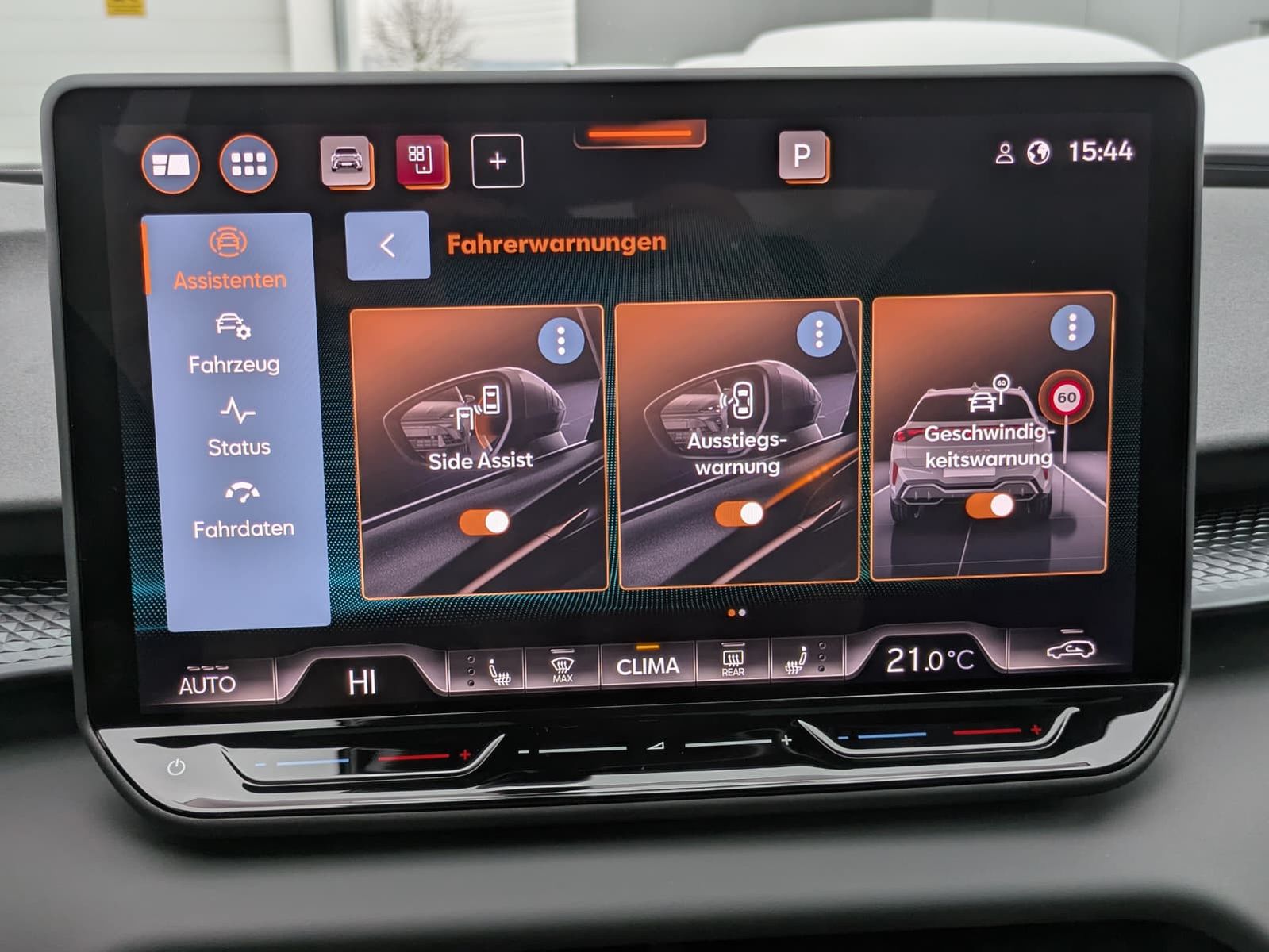 Fahrzeugabbildung CUPRA Terramar 2.0 TSI 4D VZ HUD*MATRIX*PANO*DCC*20"