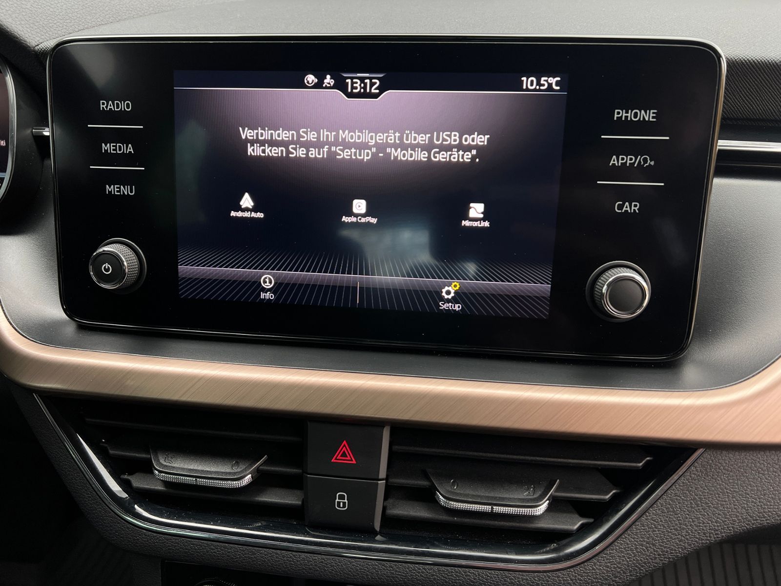 Fahrzeugabbildung SKODA Kamiq Style 1.5 TSI DSG *AHK, LED, ACC, 17"-LM*