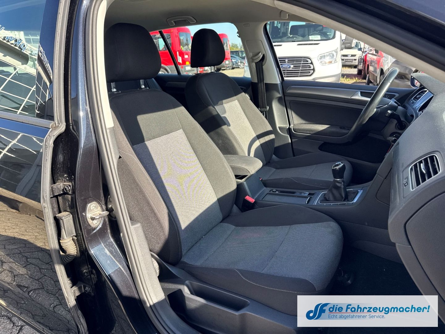 Fahrzeugabbildung Volkswagen Golf VII Trendline BMT Dyn. Kurvenlicht *EXPORT