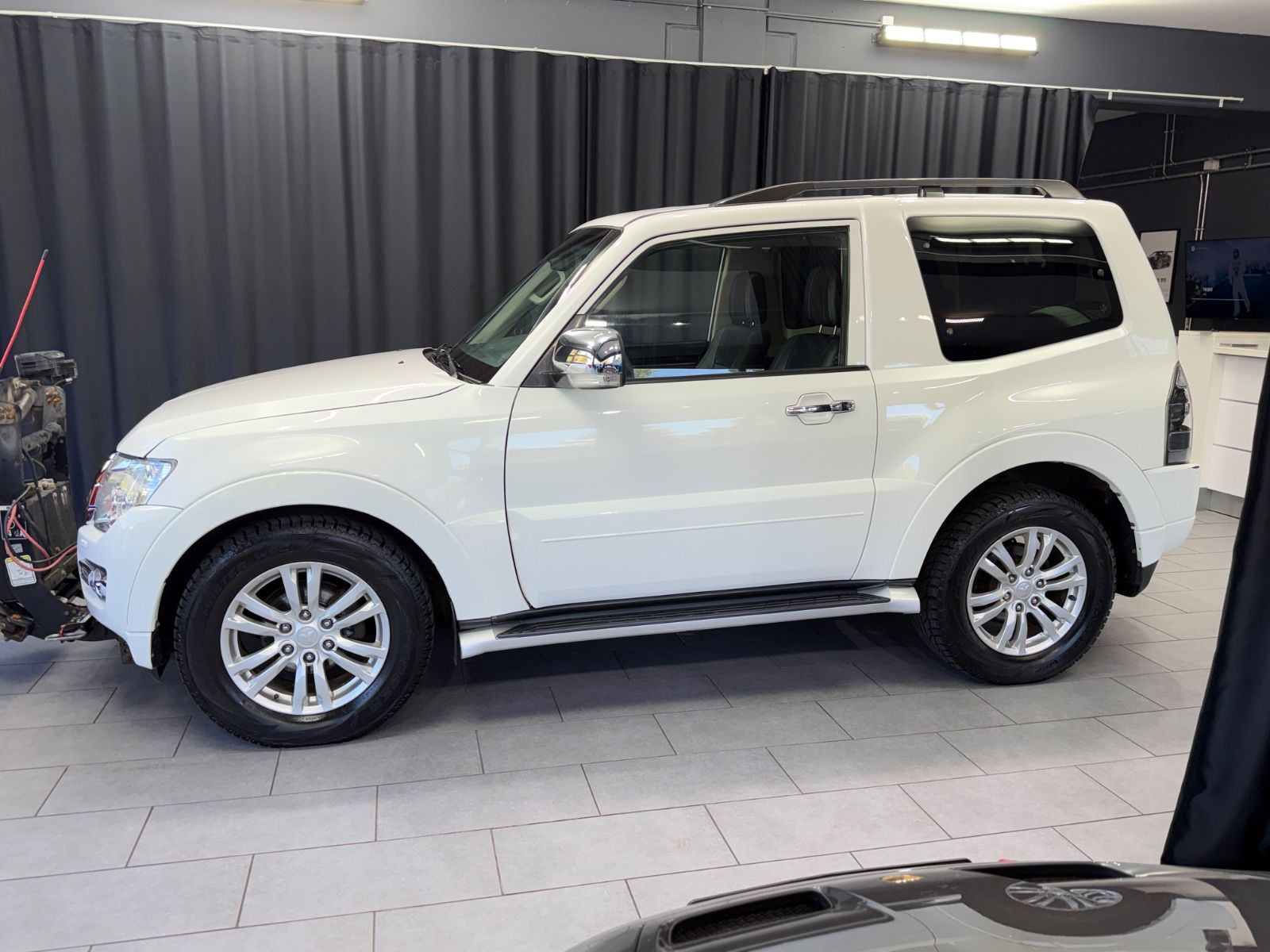 Fahrzeugabbildung Mitsubishi Pajero 3.2 DI-D Top|LEDER|NAVI|SCHNEESCHILD|BOSS