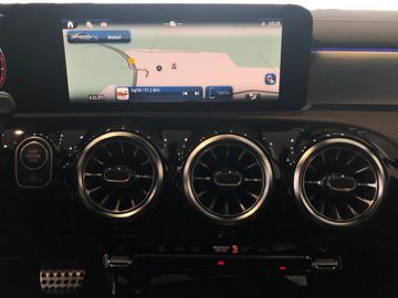 Mercedes CLA 180 - 12