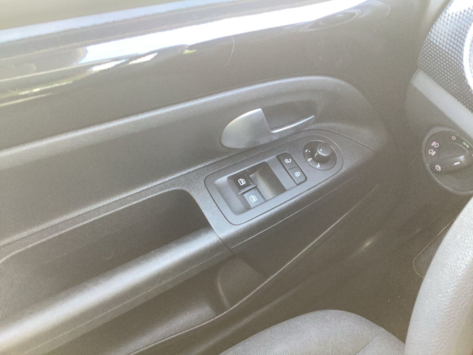 Fahrzeugabbildung Volkswagen up! 1.0 Basis Klima DAB GRA RFK SH