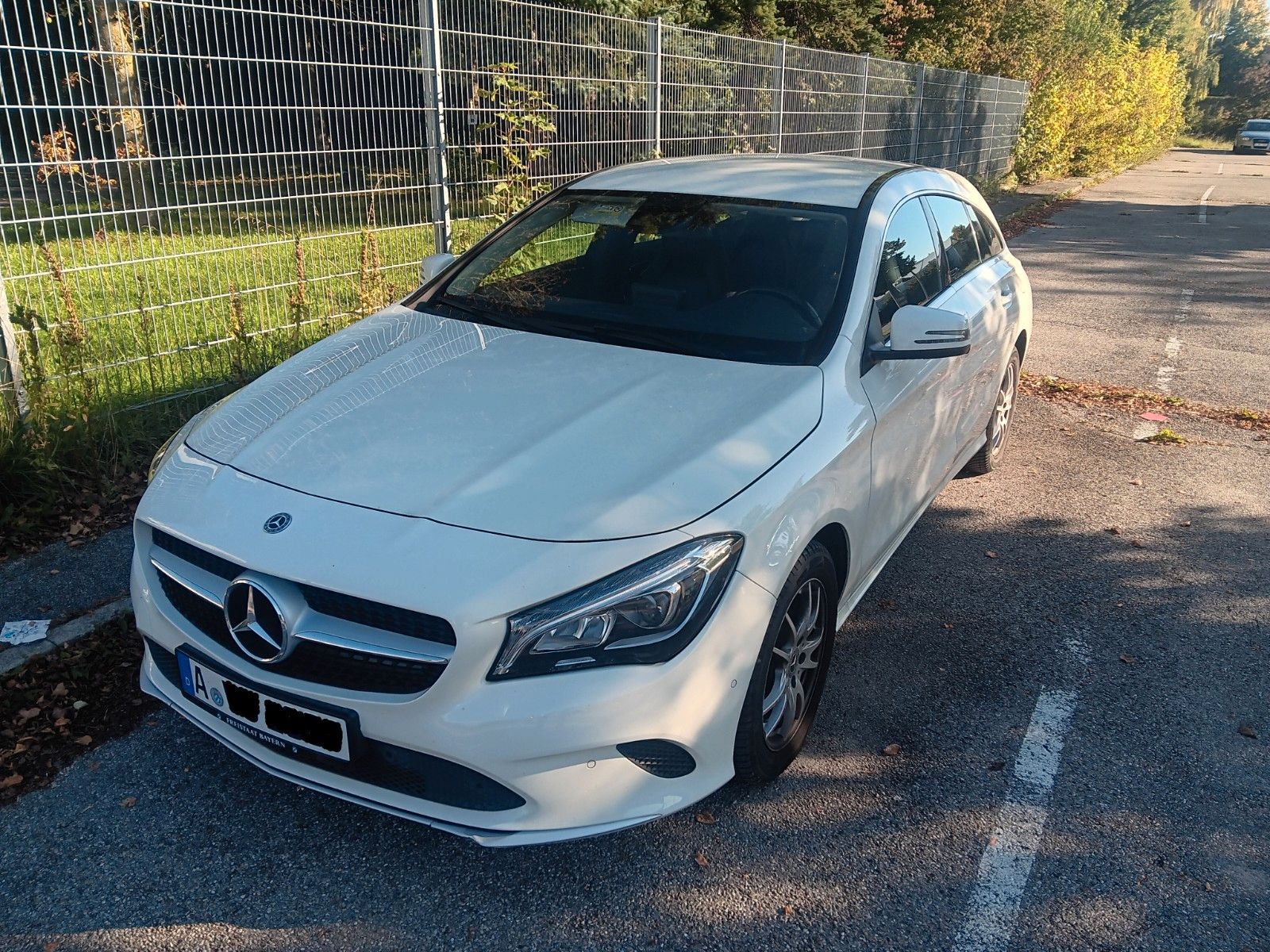 MERCEDES-BENZ CLA 200 Shooting Brake . Standheizung  Kamera.