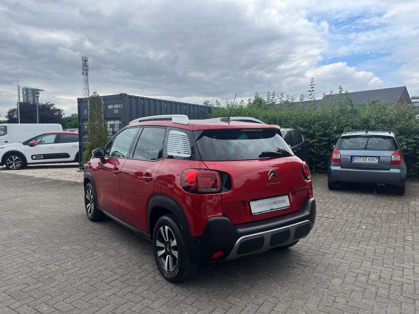 Fahrzeugabbildung Citroën C3 Aircross 1.2 PureTech 110 Shine Navi CarPlay