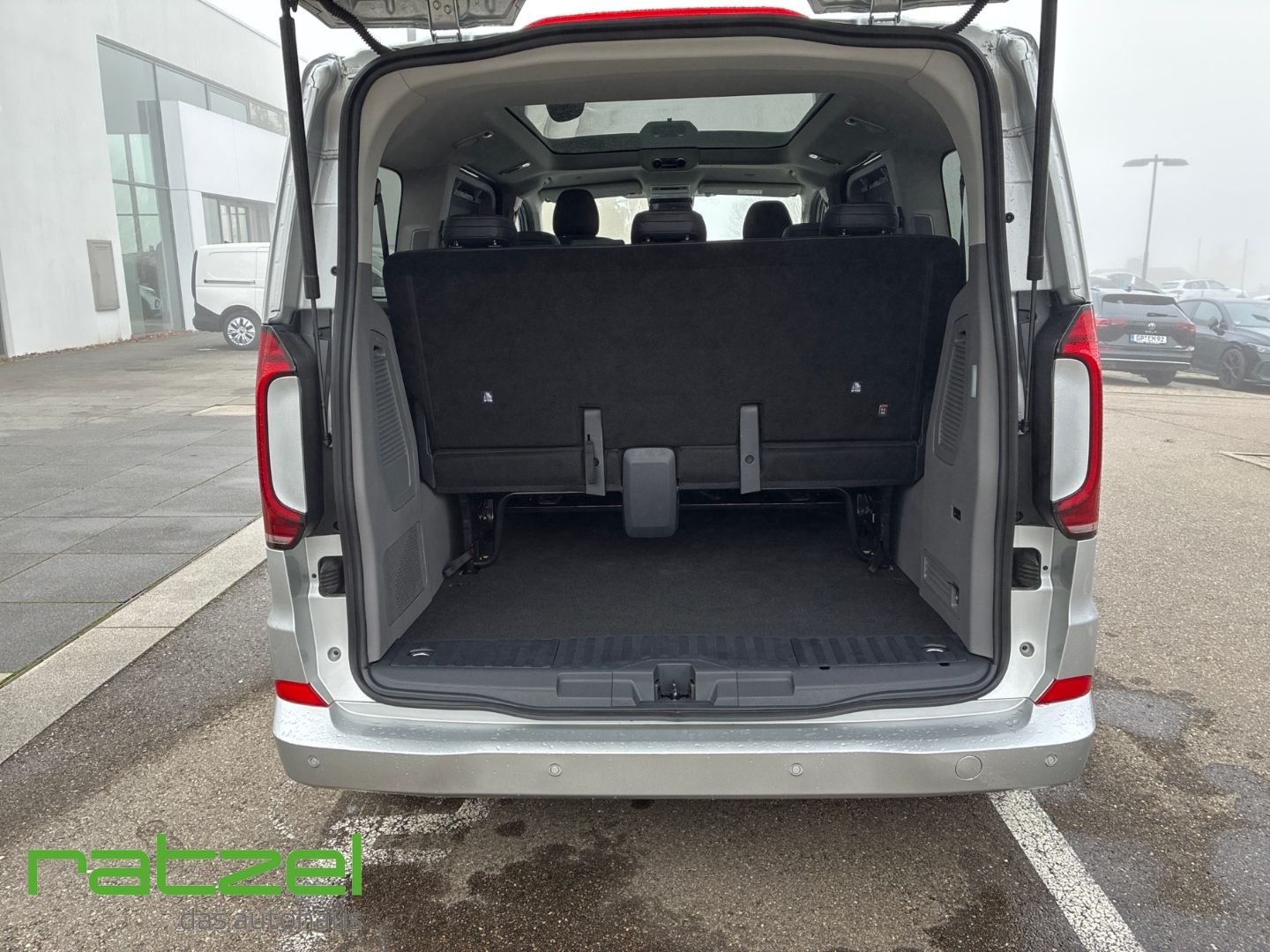 Fahrzeugabbildung Volkswagen T7 Caravelle 160 kW Style KR AHK+Panorama+LED+AC