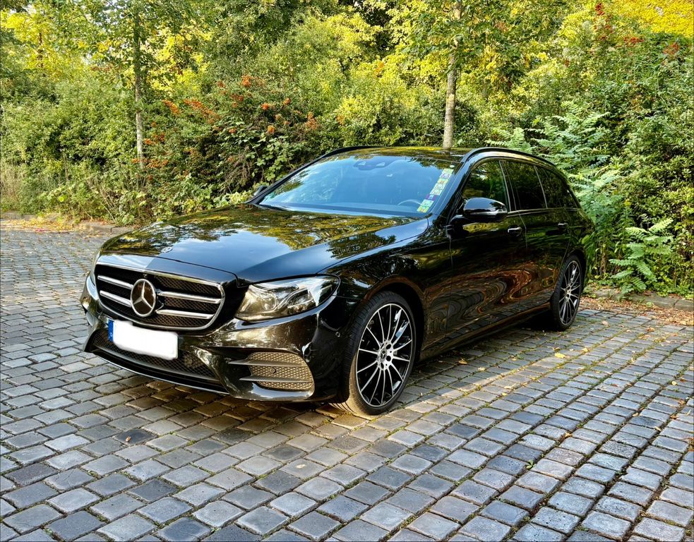 Image of Mercedes-Benz E 350