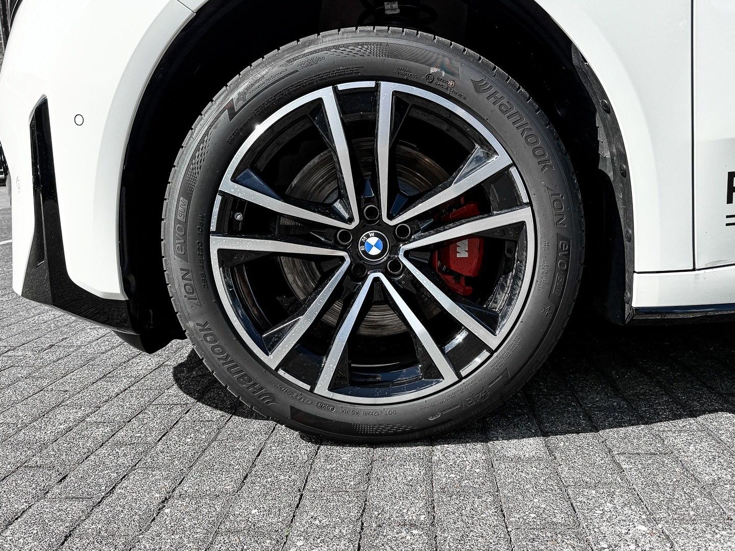BMW iX3 40 SOFORT VERFÜGBAR * M Sport Pro * AC-Laden