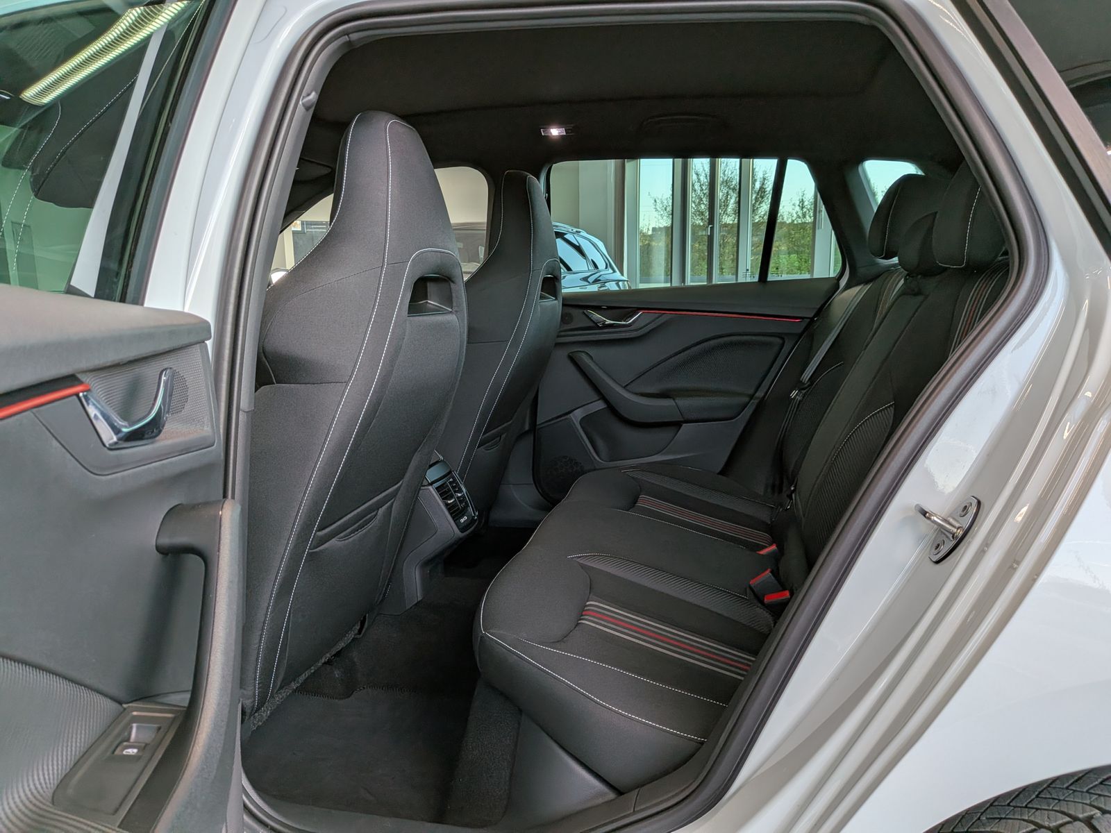 Fahrzeugabbildung SKODA Kamiq 1.5 TSI DSG Monte Carlo Pano Matrix 5J.GAR