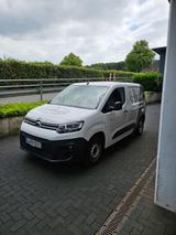 Citroën Berlingo Kastenwagen mit Regalen - Citroën Berlingo: Kastenwagen