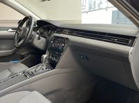 VW Passat Business2.0L/ACC/CarP./AHK/LANE bei Bilicar