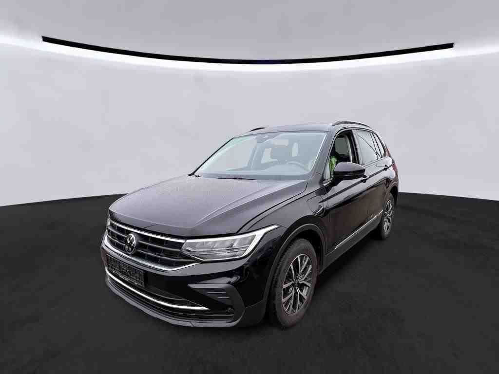 Volkswagen Tiguan — hlavná fotografia