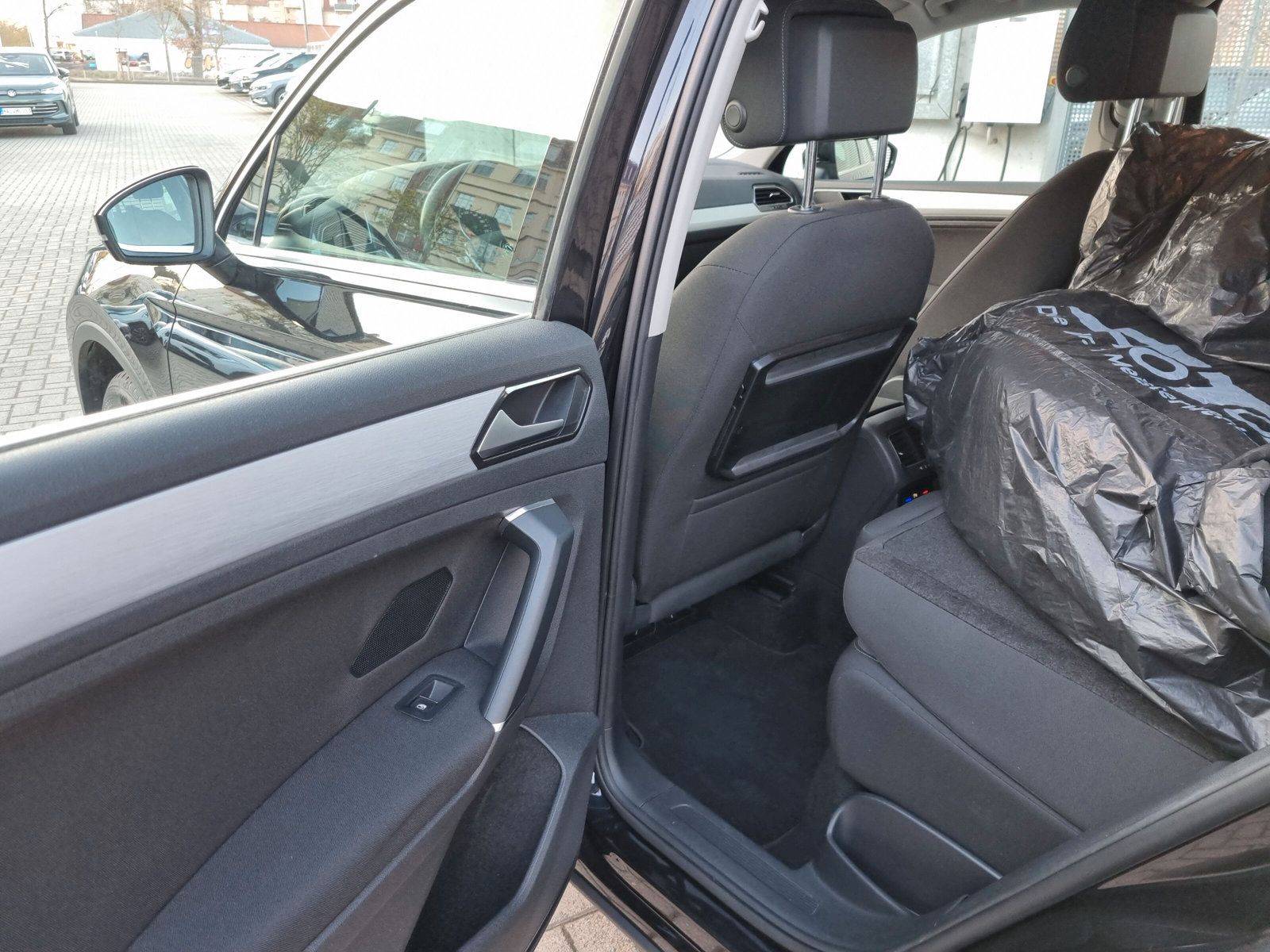 Fahrzeugabbildung Volkswagen Tiguan 2.0 TDI DSG 4M LED ACC eKLAPPE KAMERA