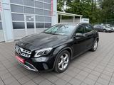Mercedes-Benz GLA 180*SCHECKHEFT+TEILLEDER+NAVI+18"LMF+360°* - Mercedes-Benz GLA 180 aus 2018