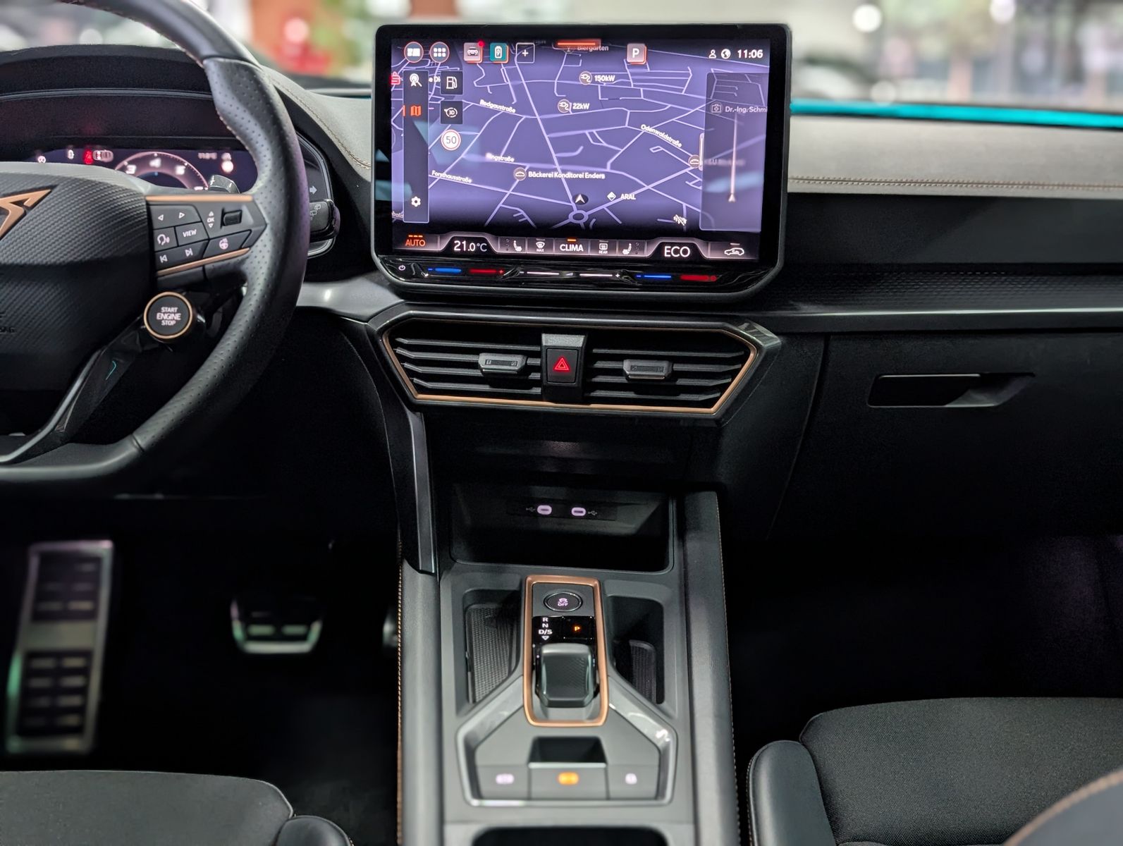 Fahrzeugabbildung CUPRA Leon 1.5 e-Hybrid PLUG-IN LED INTELIG-DRIVE EDGE