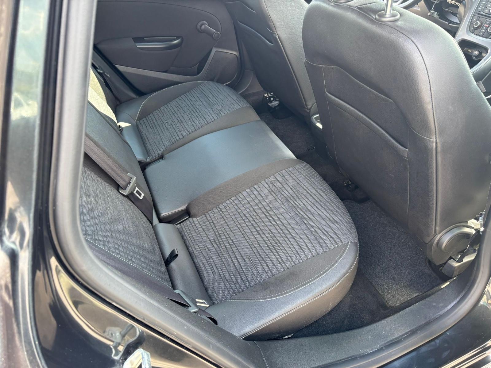 Opel Astra 2014 — photo 12