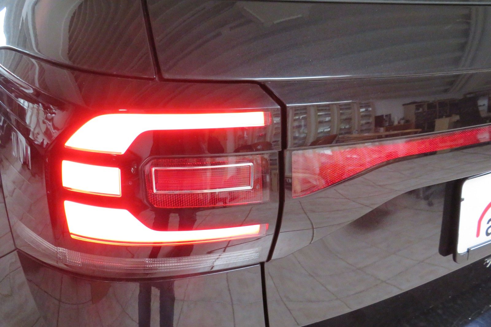 Fahrzeugabbildung Volkswagen T-Cross Life LED SPORT-PAKET SITZH. NAVI APP