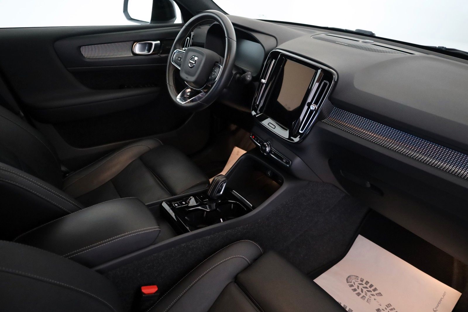 Fahrzeugabbildung Volvo XC40 T5 Recharge R Design Leder,Navi,PanDach,360