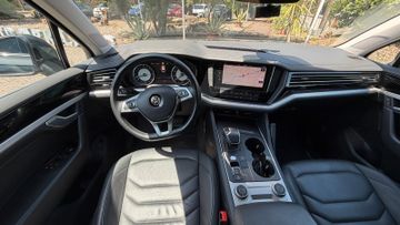 Volkswagen Touareg - 11