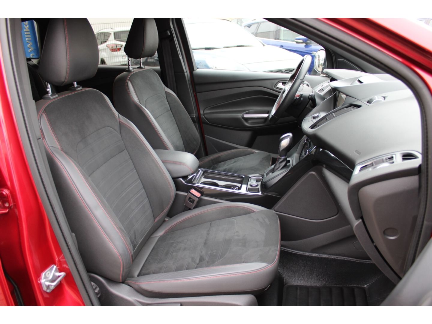 Fahrzeugabbildung Ford Kuga 2.0 TDCi 4x4 ST-Line ACC TWA RFK AHK Xenon
