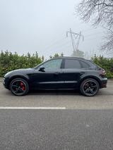Porsche Macan Turbo Turbo TOTAL BLACK - gebrauchte Porsche Macan aus dem Jahr 2017