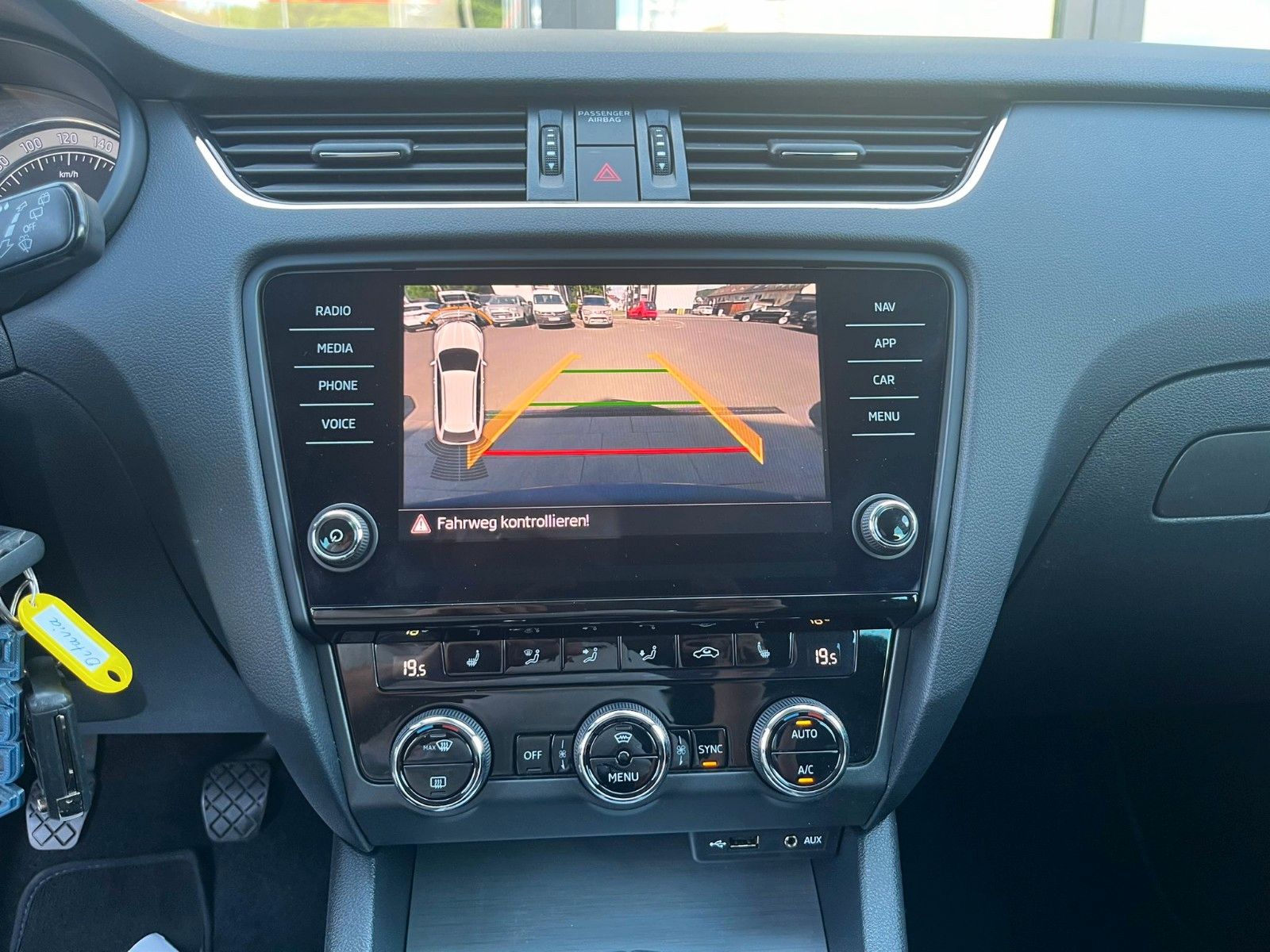 Fahrzeugabbildung SKODA Octavia 1.4 TSI Combi Drive*RFK*AHK*PDC*LED*