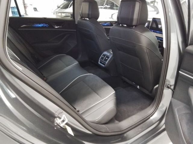 Passat 1.5TSI DSG Hybrid Elegance AHK+PANO+MASSA