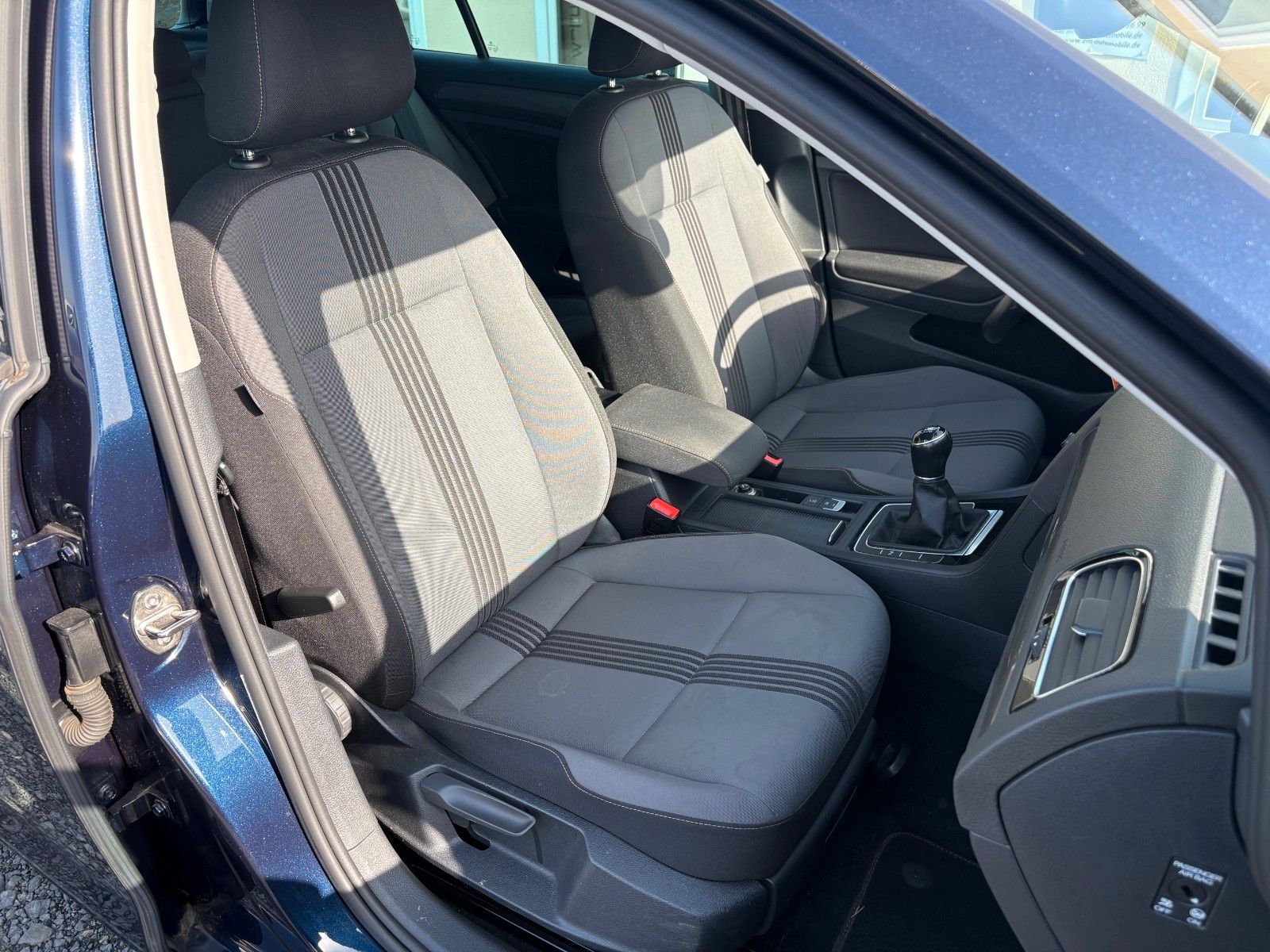 Fahrzeugabbildung Volkswagen Golf VII 1.6 TDI Allstar Navi AHK 2.HD SCHECKHFT