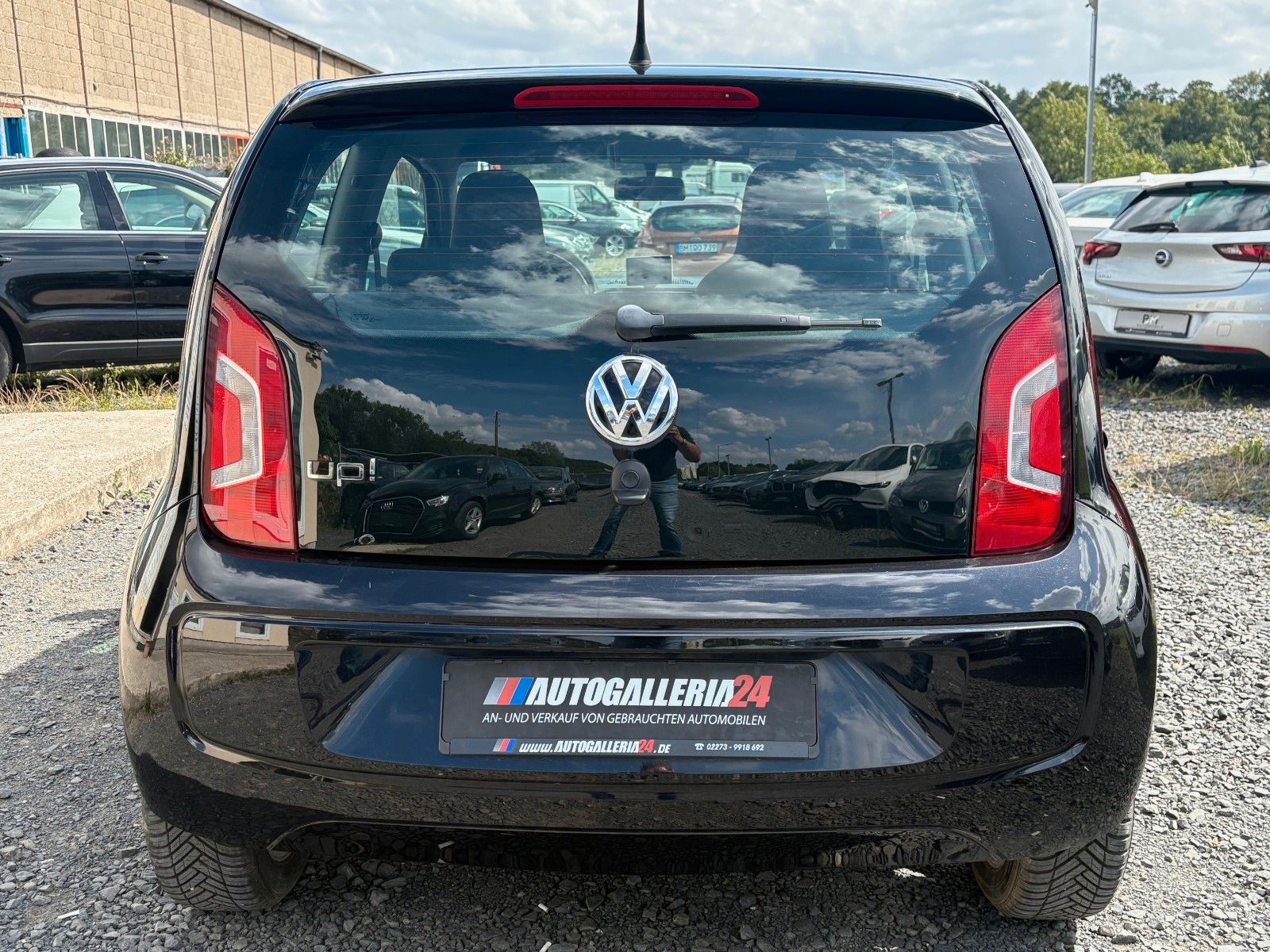 Fahrzeugabbildung Volkswagen up! club up! Navi Klima TÜV 05/2027 Scheckheft