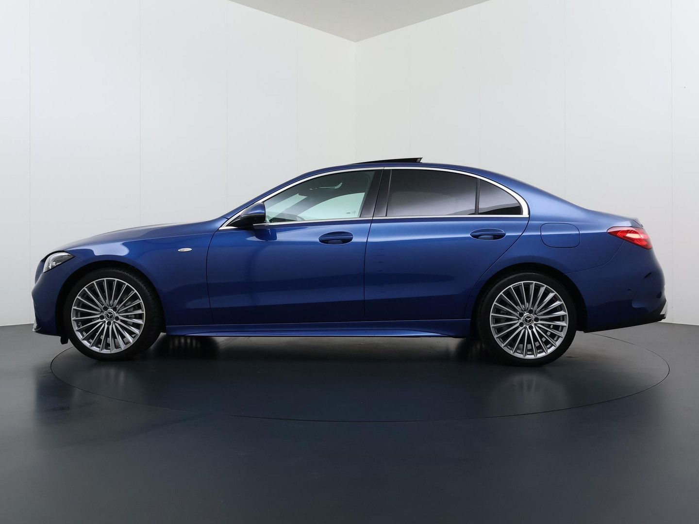 Mercedes-Benz C 300 e AMG Business Solution | Panorama - Schie imagem 3