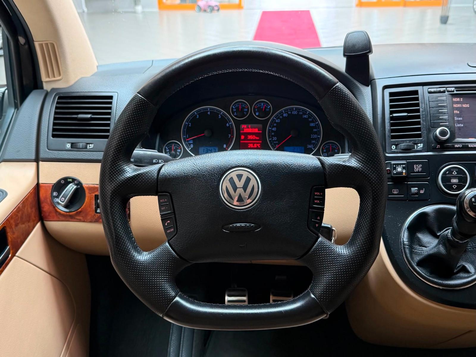 VOLKSWAGEN T5 MULTIVAN HIGHLINE 3.2 V6 235ch 4MOTION - GPL - TOIT PANORAMIQUE - PORTES ÉLECTRIQUES - GPS - CUIR/ALCANTARA