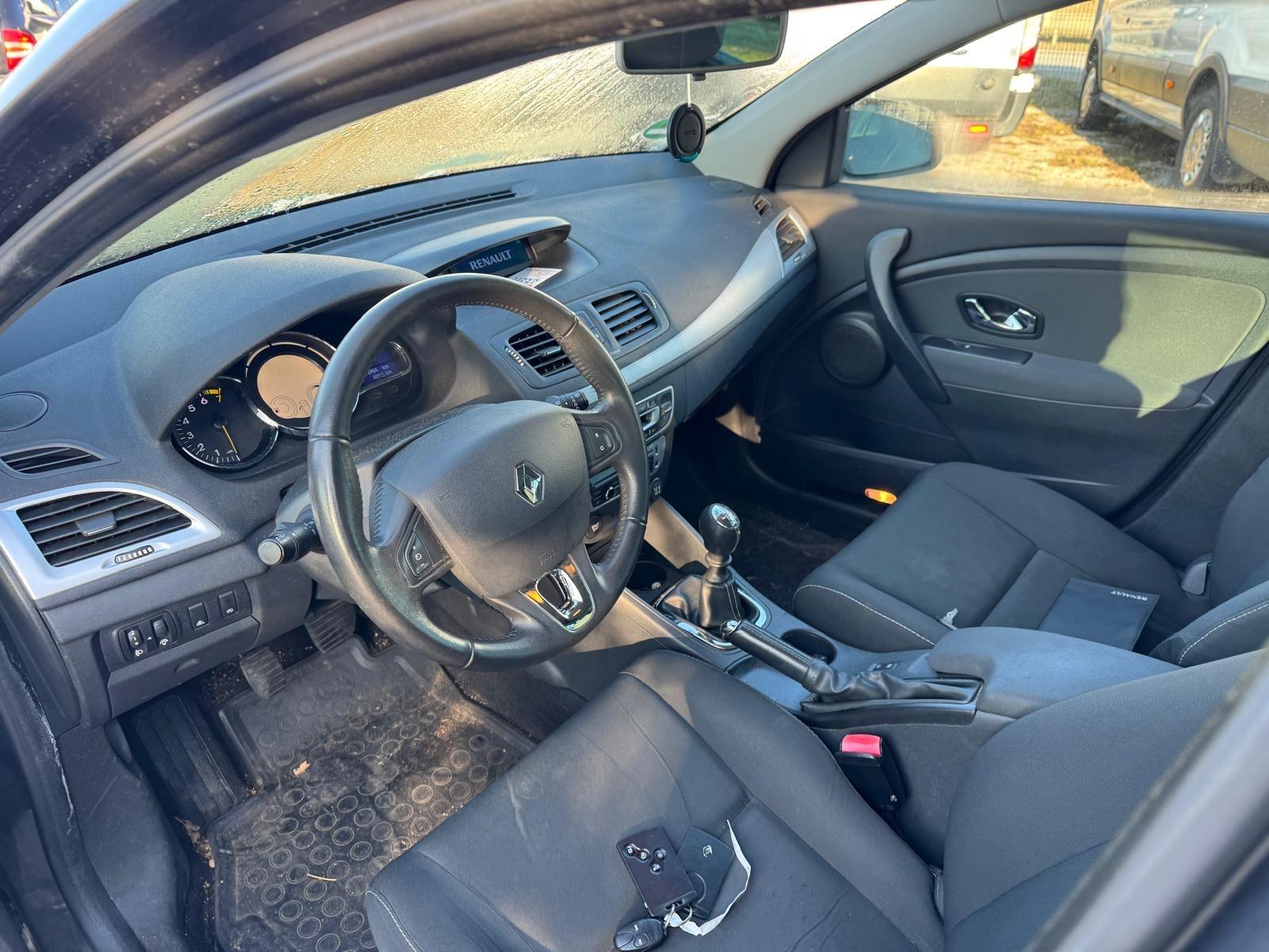 Renault Megane 2013 — photo 11